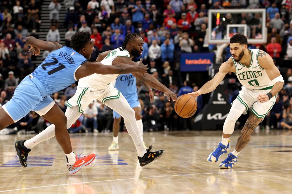 都期待着他 都期待着他